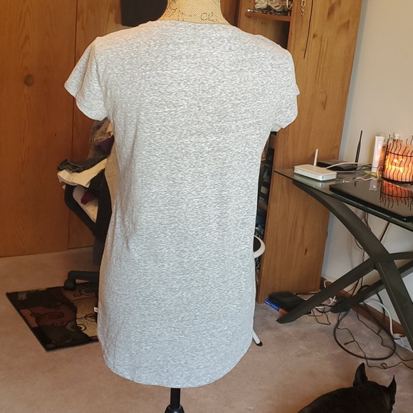 Victoria's Secret heathered grey size Large tee - Picture 3 of 8